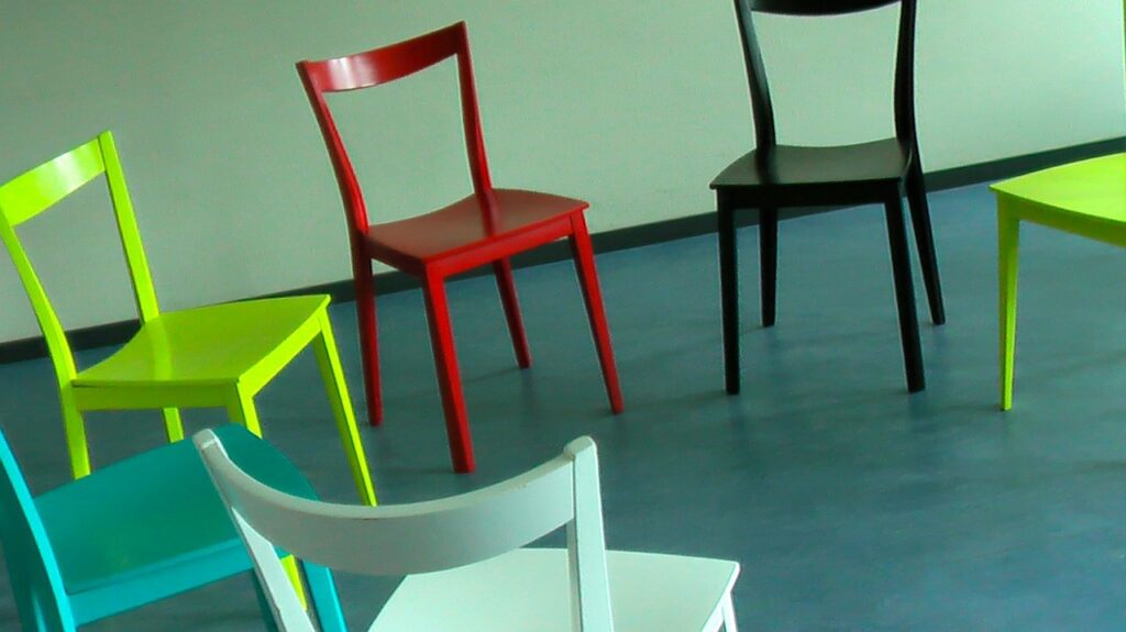 Le jeu des positions perceptuelles s'incarne en changeant physiquement de place et d'état.