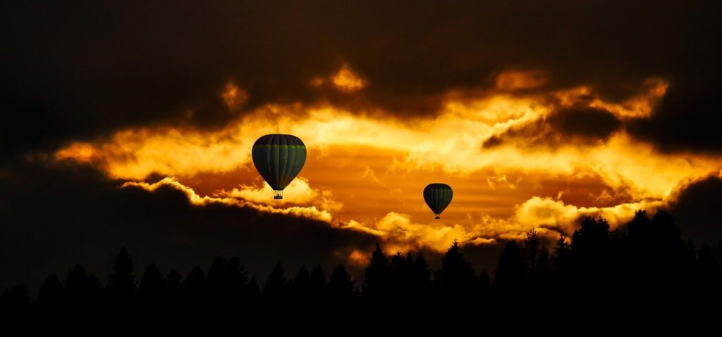 Sans une brèche dans les nuages, nous n'aurions pu apercevoir ce qui s'y cachait