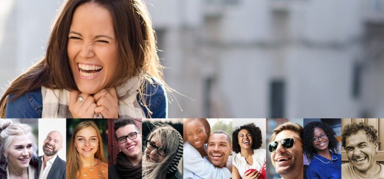 Une femme riant et un photo-montage de visages qui rient invitent déjà la détente et à la bonne humeur